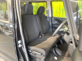 運転席シート廻りは使用感も少なく、良好な状態となっています。前オーナー様が丁寧に使っていたことがよくわかりますね。