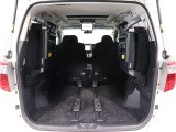 ミニバン最大級のスペース!ご家族、お友達とのキャンプやバーベキューほか、お仕事でも十分な容量が有ります!