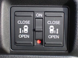 運転席からもスライドドアをボタン操作でスピーディーに開閉できます!またスマートキーでも操作できるので便利です。