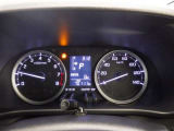 とっても見やすいメーターです。夜間時はラグジュアリーな気分にさせてくれる照明が魅力ですので、夜のドライブも楽しみになりますよ♪