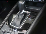 【シフトレバー】操作しやすいシフトレバーです。