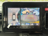 【全方位モニター】リバースに入れた際、車両全体を見渡している映像に切り替わります。また、見通しが悪い場所で便利な前方ワイド映像やすれ違いに便利な助手席側ワイド映像など切り替えが出来ますよ♪