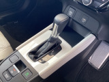 発進時から滑らかに加速する無段階変速のCVTはストップ&ゴーの多い街の中も快適です