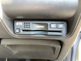 ETCも付いていますので、料金所をノンストップで通過できます。車載器はビルトインですっきり収納♪
