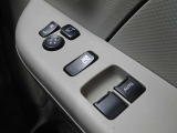 運転席&助手席はパワーウインドウです。(挟み込み防止機能付き)。