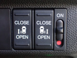 運転席からもスライドドアをボタン操作でスピーディーに開閉できます!またスマートキーでも操作できるので便利です。