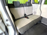 後部座席も気になるようなキズ・汚れやへたり等、大きなダメージはなく、良好な状態です。