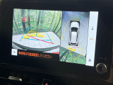 【パノラミックビューモニター】専用のカメラにより、上から見下ろしたような視点で360度クルマの周囲を確認することができます☆死角部分も確認しやすく、狭い場所での切り返しや駐車もスムーズに行えます。