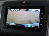 バックをするとき自動でリアの様子が映る『リアカメラ』付き!画面で確認しながらバックができますから安心ですね。でも、目視も大切ですよ!安全第一でお願いします!
