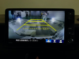 バックカメラの画像です。ガイドラインがスムースな車庫入れをサポートいたします。車庫入れの安心感がアップしますね。