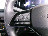 ステアリングスイッチ装備!オーディオ操作等もスマートに♪