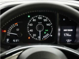 9インチプレミアムインターナビ(LXU-247NBi)&バックカメラが装備されているので、普段の使い勝手もロングドライブも快適です。