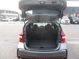 ラゲッジスペースはご覧の通りです。