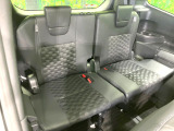 3列目シートはもちろん状態良好☆大人でもゆったりと座って頂けますので、大人数でのお出かけもラクラクです♪ご家族で、気の知れた仲間で、ドライブに行くのが楽しみですね♪