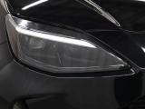 LEDヘッドライトには「オートマチックハイビームシステム」を搭載。夜間走行時にハイビームで走行可能と判断した場合、ロービームとハイビームを自動的に切り替え、前方視界確保をアシストします。