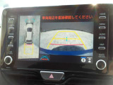 パノラミックビューモニター付きです。車両を上から見たような映像をディスプレイオーディオ画面に表示。運転席からの目視だけでは見にくい、車両周辺の状況をリアルタイムでしっかり確認できます。