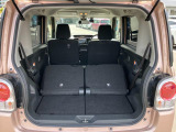 【ラゲッジ】後席を両側前倒しすると大きなラゲッジスペースに◎