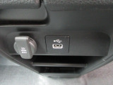 【POWEROUTLET】12V電源ソケットを設置しております。周辺機器の充電にご利用頂けます☆便利な充電用USBジャックも付いています☆