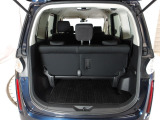 3列目シートを使用していても、しっかり積めるワイドなトランクスペース!