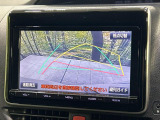 【バックカメラ】駐車時に後方がリアルタイム映像で確認できます。大型商業施設や立体駐車場での駐車時や、夜間のバック時に大活躍!運転スキルに関わらず、今や必須となった装備のひとつです!