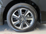 純正のアルミホイール装着車です。タイヤサイズは205/60R16です。