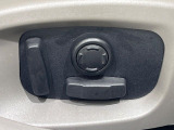 ◆パワーシート『電動パワーシートですので運転中のシート調節も安全に行えます。微調整も可能ですのであなただけのドライビングポジションを実現します。』