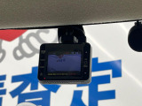 【ドライブレコーダー】ドライブレコーダー装備!走行中はもちろん、あおり運転や事故に遭遇した際、映像で記録し、万一のリスクに備えます。※記録用SDカードはお客様ご自身でご準備いただく必要があります。