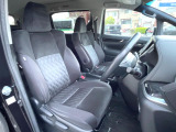 運転席シート廻りは使用感も少なく、良好な状態となっています。前オーナー様が丁寧に使っていたことがよくわかりますね。