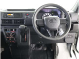 見通しのよいすっきりとした視界で、誰でも運転しやすいです。運転のしやすさは疲れにくさにも繋がりますよ♪