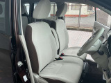 運転席まわりは、使用感も少なく良好な状態です。