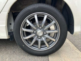 ホイールは4本ともガリ傷少なく綺麗です。