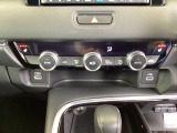 運転席/助手席シートヒーターで寒い日もすぐに温かくなり快適に過ごせます。3段階の温度調整が可能です