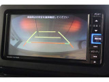 バックカメラが装備されており、後方の安全確認はもちろんのこと狭い場所での駐車や雨の日・夜間など視界の悪いコンディションでのストレスの軽減にもなります!