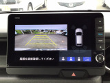 リアカメラが装備されているので、バックにギアを入れればカーナビの画面に映像が連動します。駐車が苦手な方でもガイドラインで安心駐車。