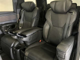 こちらは後部座席です!ゆったりと過ごしやすいかと思います☆