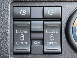 両側電動スライドドアのスイッチ付です。車内からもスイッチひとつで楽にドアの開閉が可能です。電動なので開閉時に力を使う必要がなく、半ドアになることもありません!