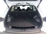開口部の広いラゲージスペースは、ゴルフバックなどの荷物もラクラク積み込めます。