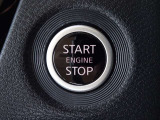 【プッシュスタート】キーが車内にあれば、エンジンの始動・停止はブレーキを踏んでスイッチを押すだけ!キーを取り出す手間を省き、ワンプッシュで操作するので簡単でスムーズ!
