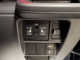 運転席側もパワースライドドアの開閉が可能です。