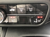 【シートヒーター】スイッチを押せば、座面と背もたれで体を温めてくれます♪