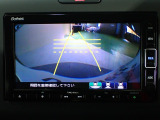 バックも安心のリアカメラ付いています。リアカメラがあると、いつでも安全にバックできますね。死角も減ります。3ビュー切り替え、ガイド線表示なので便利です。