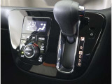 親しみやすいシフトです。 坂道や信号の多い日本では操作が簡単でいいです。 シフトチェンジしやすい所に配置されているので操作し易いですよ。