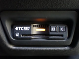 デザインスッキリのビルトイン『ETC』!高速道路の特典はもちろん、キャッシュレスなので料金所では徐行するだけで通過可能です!