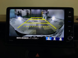 バックカメラの画像です。ガイドラインがスムースな車庫入れをサポートいたします。車庫入れの安心感がアップしますね。