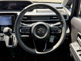 【純正革巻きステアリング】上質な革を使用することで、手にしっかり馴染みとても運転しやすいハンドルです♪