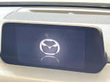 【マツダコネクトナビ】車内の雰囲気にマッチした一体型タイプのナビ。各種車輌設定やBluetooth再生等、様々な機能が楽しめます。直感的なダイヤル操作が可能で、使い勝手も良好です。