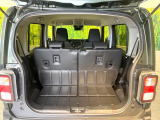 普段のお買い物や通勤、送迎等に十分な荷室スペースを確保しております。セカンドシートを倒すと、大きな荷物の積載も可能です♪