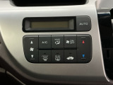 オートエアコン付きです!お好みの温度をセットするだけでエアコンの風量などを自動でコントロール。快適な車内でお過ごしいただけます。