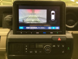 バックでの車庫入れも安心です! リアカメラが付いているバックモニター付のナビを装備しております。バンパーについているソナーや、操作線もついており距離感も画面から確認できます。