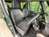 運転席まわりには十分なスペースがあり、大柄な方でもゆったり運転していただける環境です。